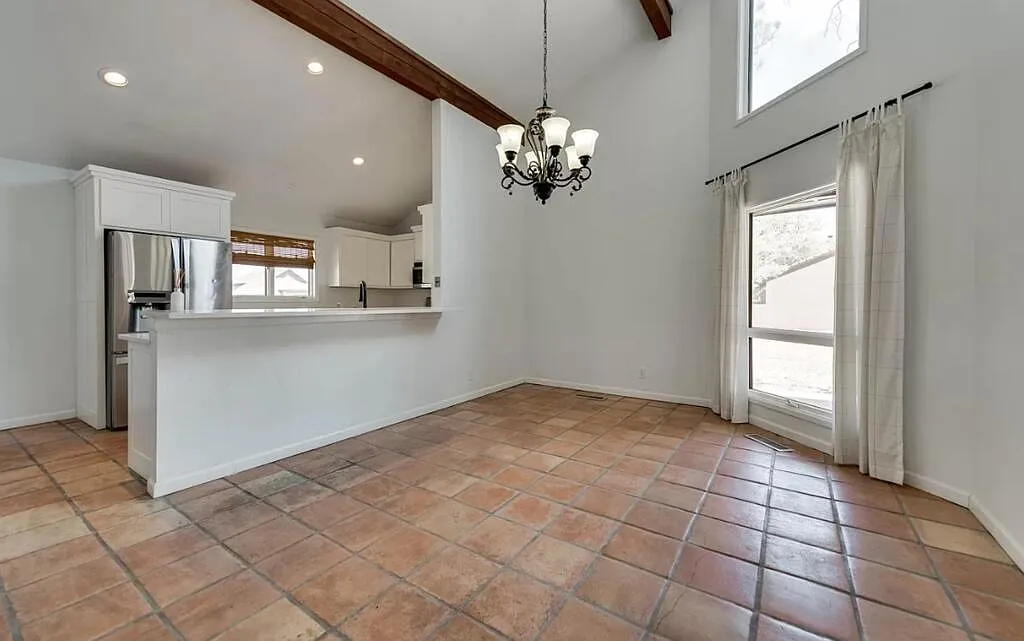 3 bed, 2.0 bath, 2279 sqft, $3,500 — Photo 4