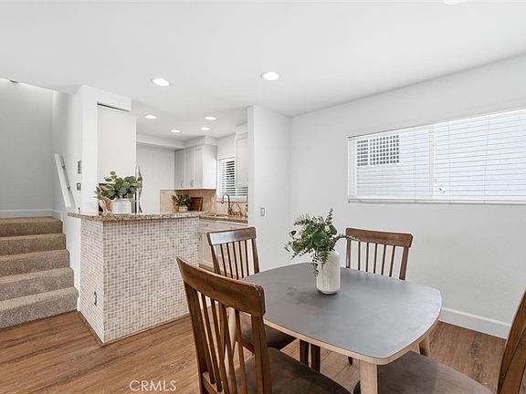5th image of 1747 Barry Ave APT 106