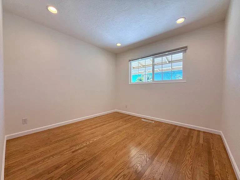 35930 Vinewood St — Photo 25