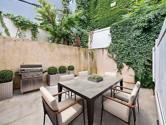 3rd image of 194 Meserole St APT 1A