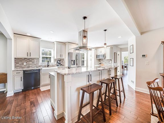 3rd image of 3700 Whitehall Ct