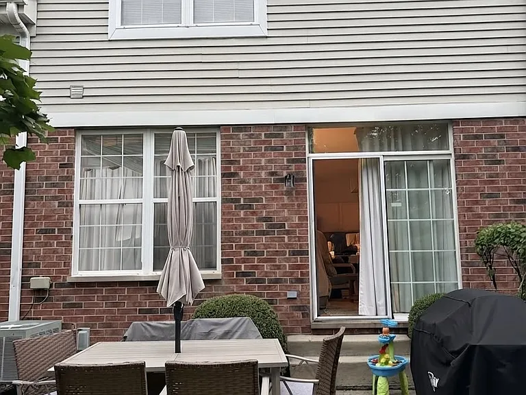 111 Chestnut Hills Cir — Photo 16