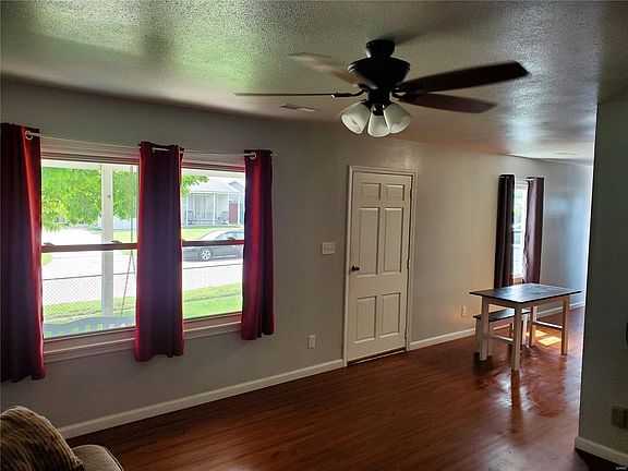 4th image of 3017 Sunbury Ave
