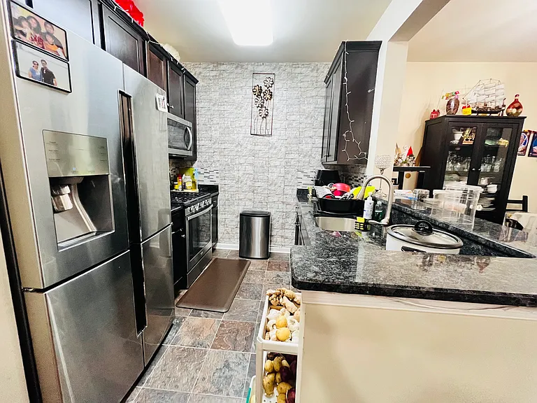 826 Strassle Way — Photo 5