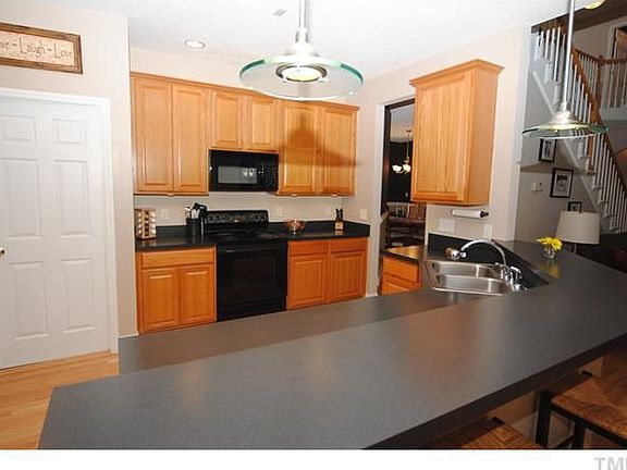 5th image of 904 Kennesaw Ct