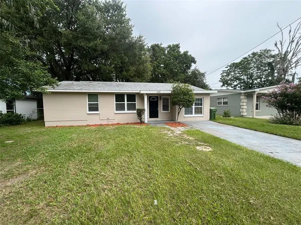 1108 Flamingo Dr, Leesburg, FL 34748
