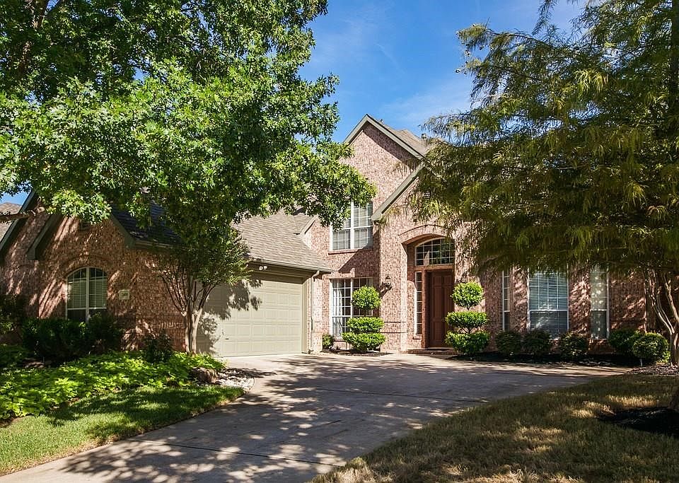 Welcome home to 2608 Solano Drive!