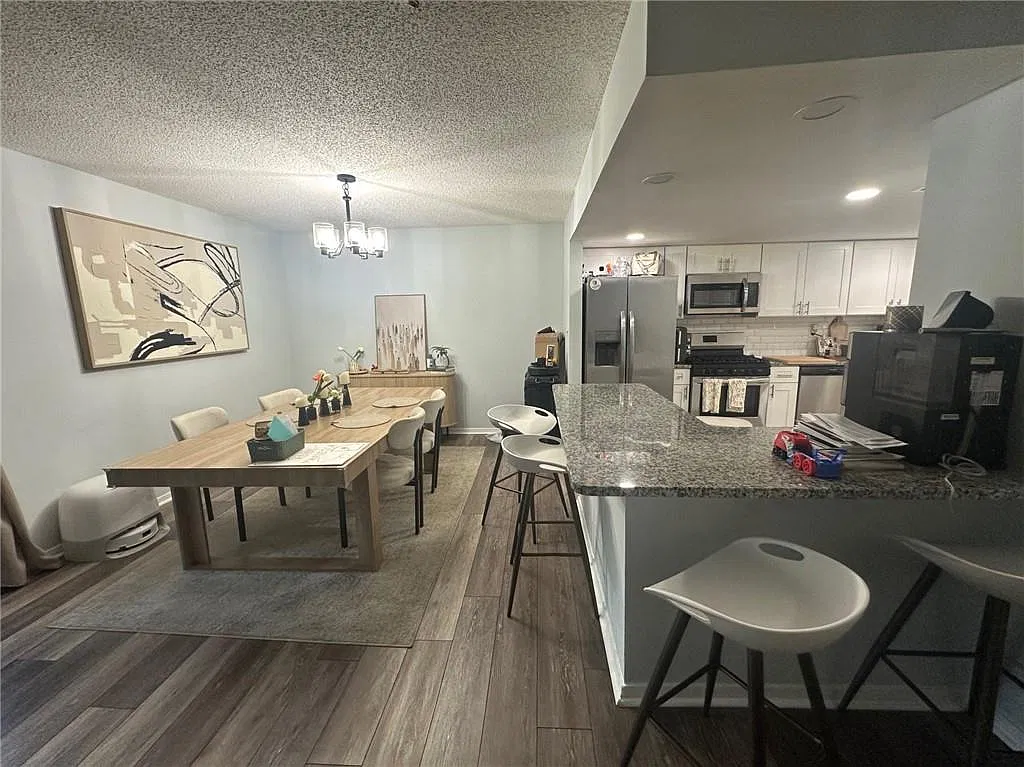 2 bed, 2.0 bath, 1320 sqft, $1,850 — Photo 4