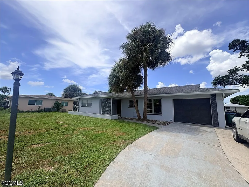 5108 Manor Ct