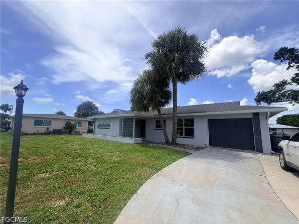 5108 Manor Ct, Cape Coral, FL 33904