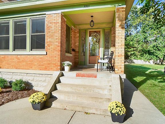 5th image of 3921 Floral Ave