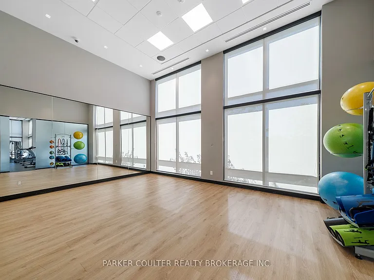 681 Yonge St #114 — Photo 30