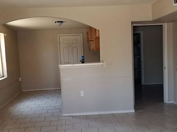 4th image of 621 E Hadley Ave APT 1-2-3