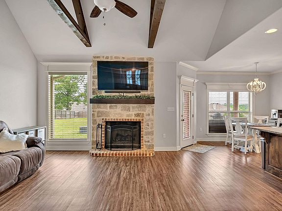 5th image of 475 Highland Pl