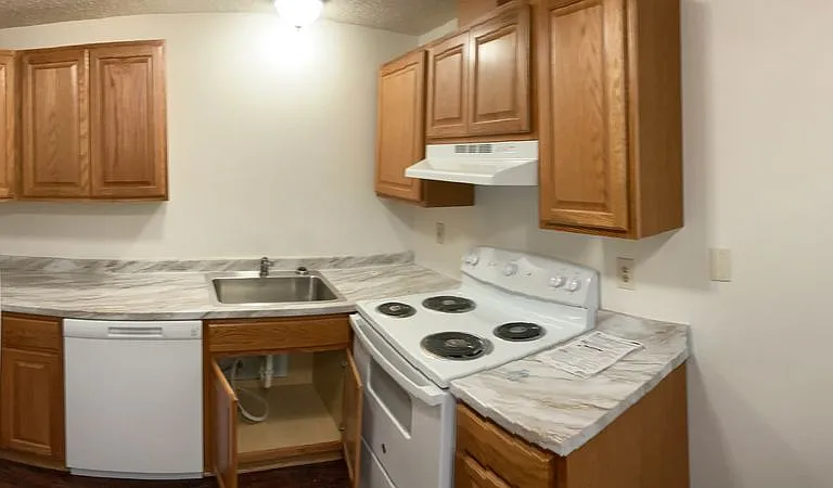 402 Golf Club Rd SE — Photo 10