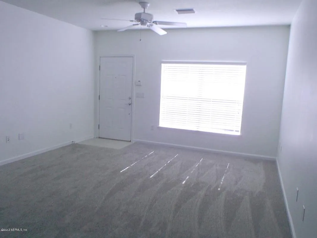 2 bed, 2.5 bath, 1248 sqft, $1,625 — Photo 3