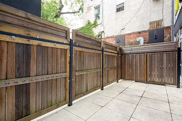 Rented by R New York | media 34