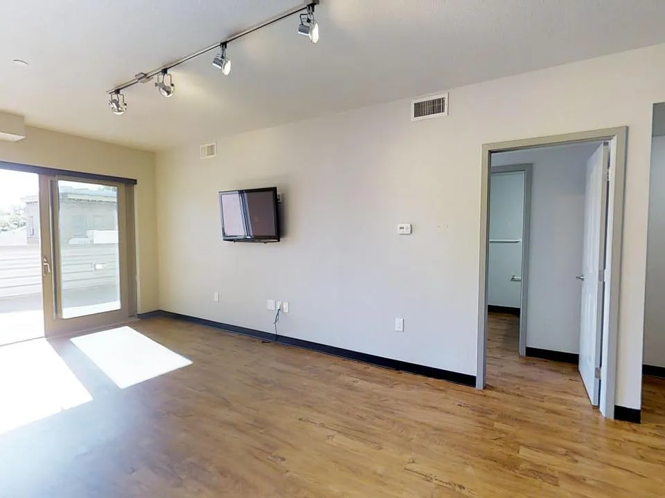 1143 13th St #3D
