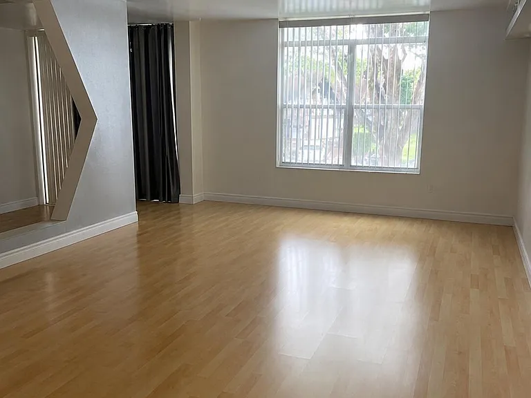 3690 Inverrary Dr #2Z — Photo 5