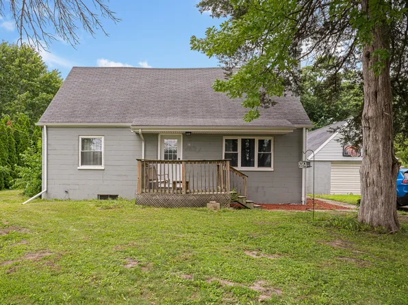 1606 Coyne Center Rd, Milan, IL 61264