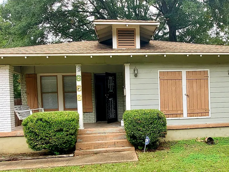 3666 Douglass Ave — Photo 1