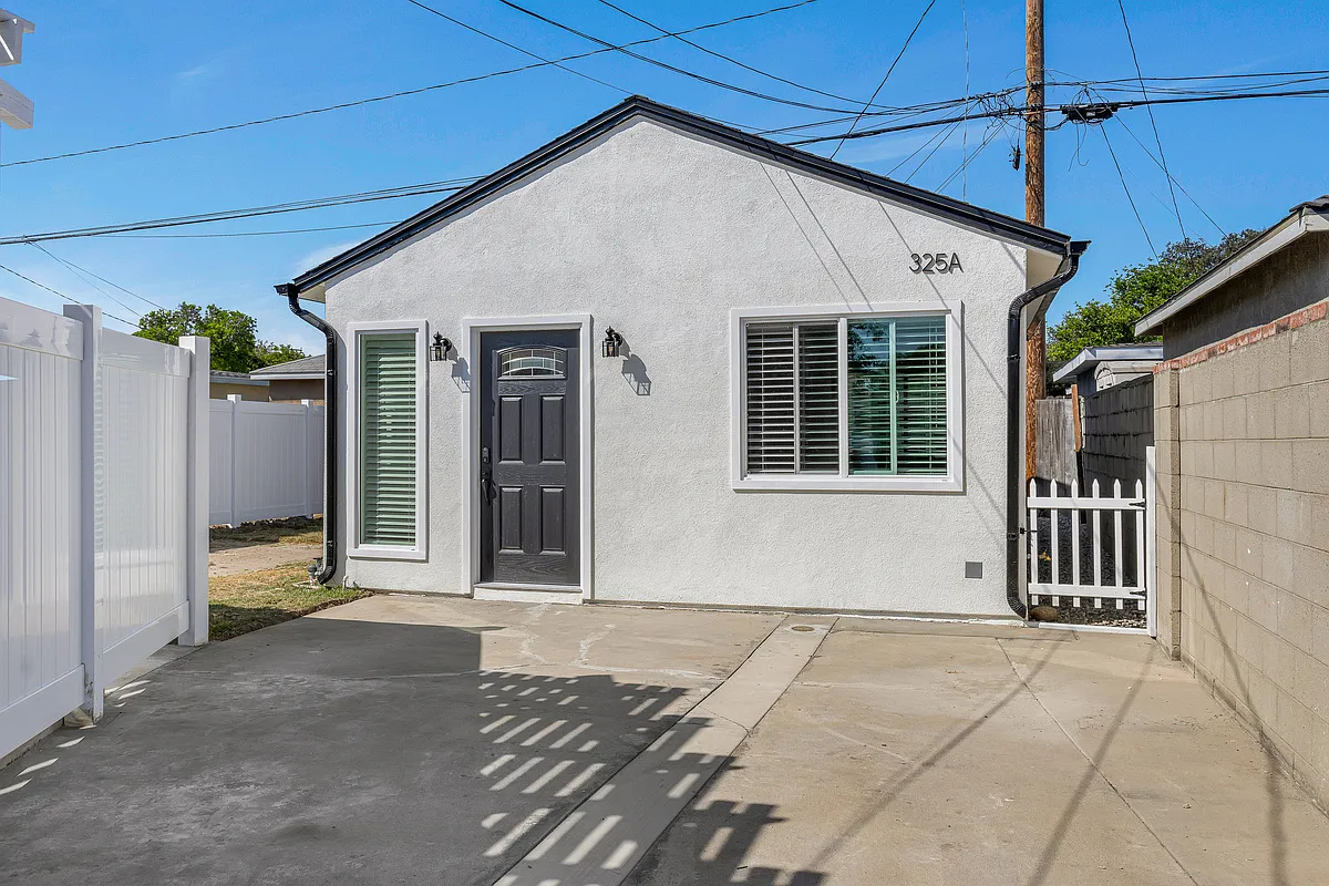 1 bed, 360 sqft, $2,500 — Photo 2