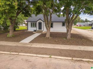 208 2nd Ave, Sibley, IA 51249