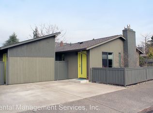 7325 NE Halsey St, Portland, OR 97213