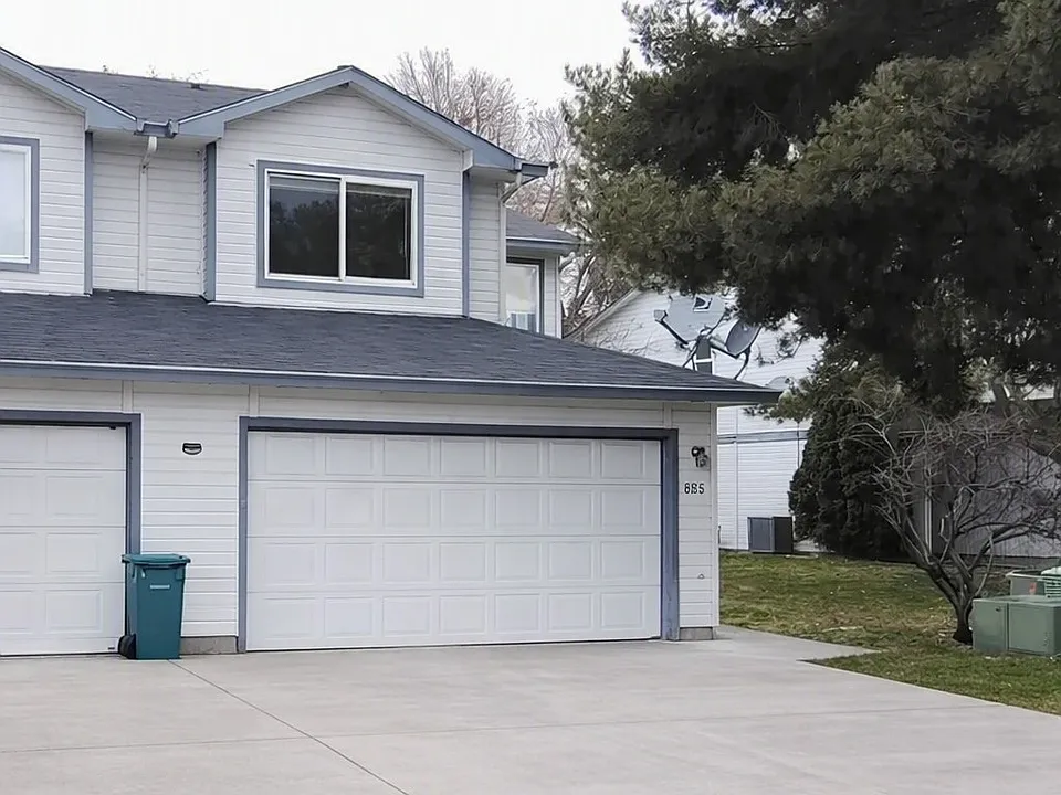 865 Tumbleweed Ave