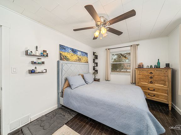 5th image of 1921 E Liberty Dr