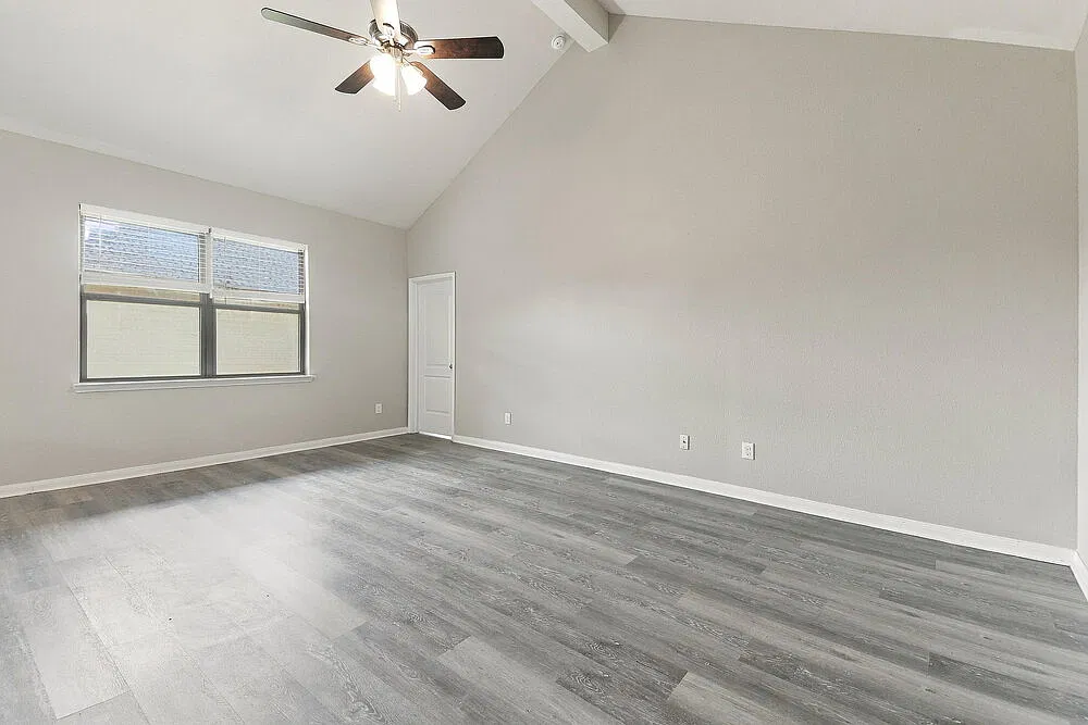 4 bed, 2.0 bath, 1656 sqft, $2,020 — Photo 3