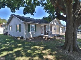 15 Dihedral Dr, Middle River, MD 21220