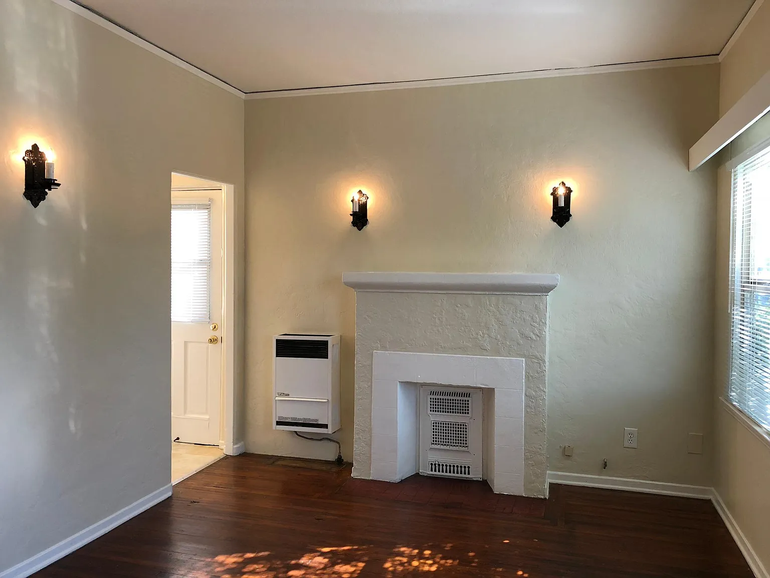 Studio, 450 sqft, $1,395 — Photo 4