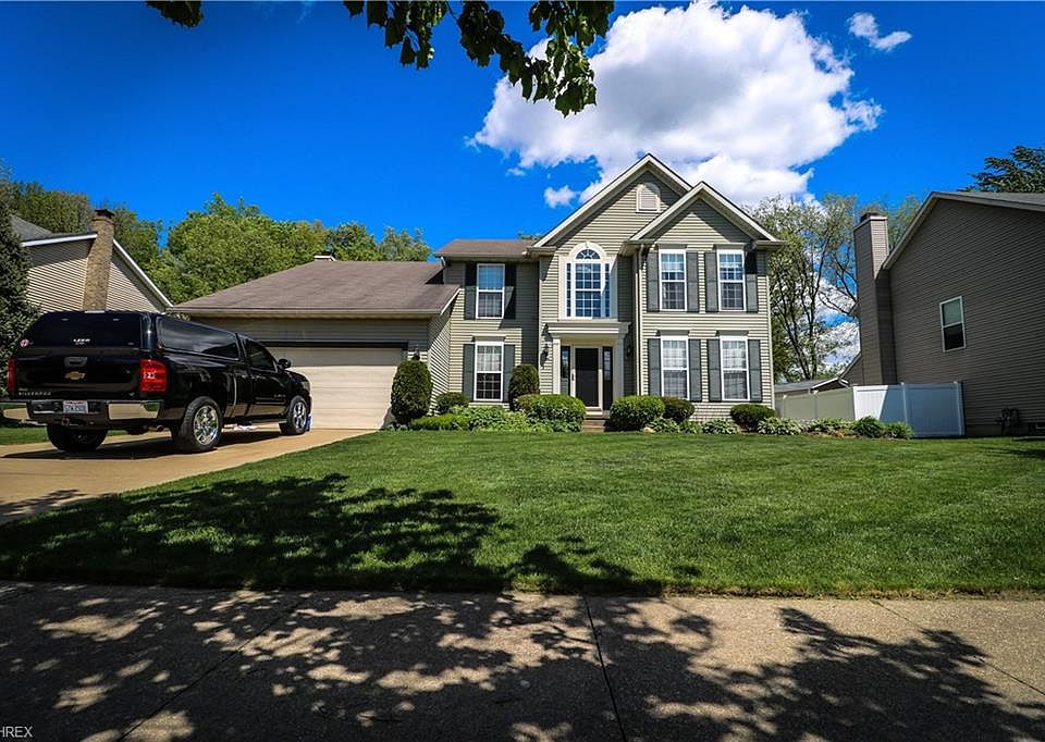 1st image of 2262 Canterbury Cir