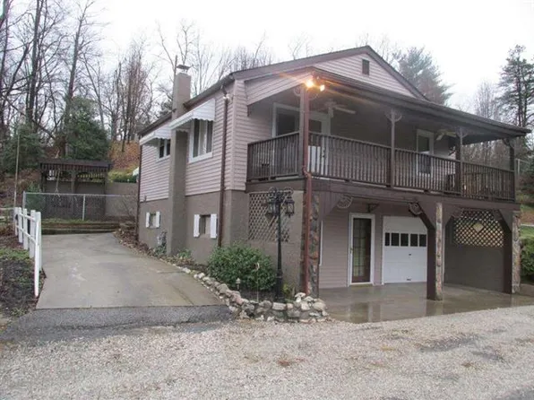 116 1/2 Poplar St, Russell, KY 41169