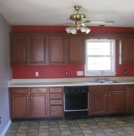 Large Kitchenw /Nook