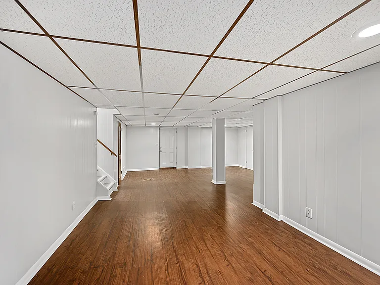 1723 Tuxworth Ave — Photo 6