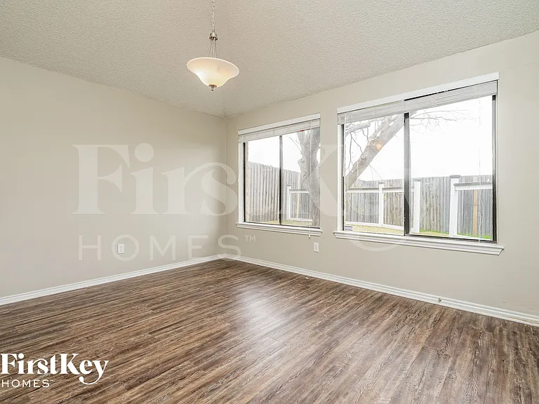 7921 Rice Dr — Photo 4