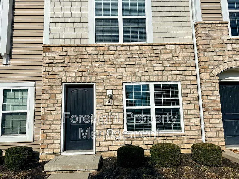 2 bed, 2.5 bath, 1453 sqft, $2,150 — Photo 2