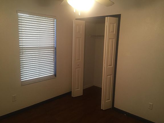 5th image of 2530 Retreat View Cir