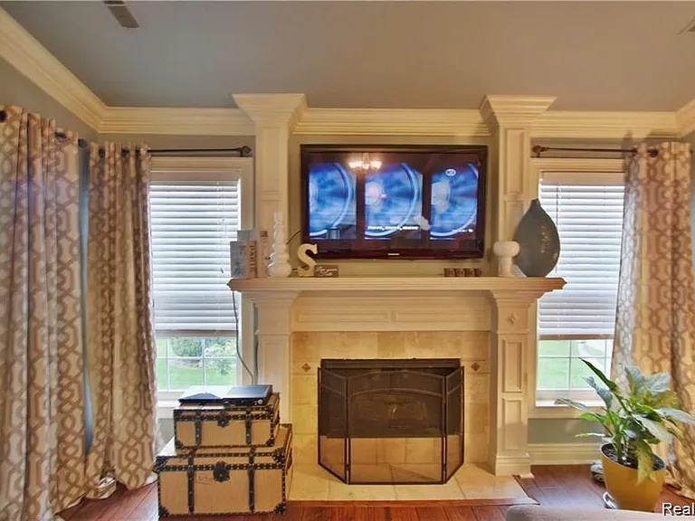 5445 Pine Aires Dr #124 — Photo 4