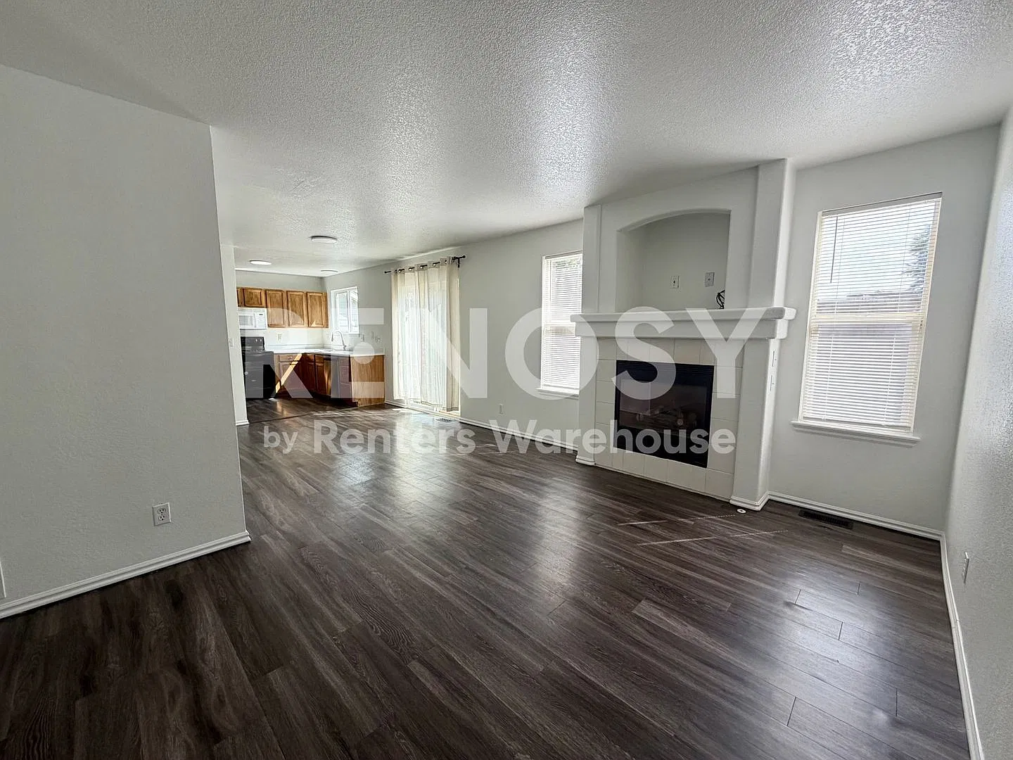 October Lease Incentive- 18969 E Linvale Pl Immediate Availability — Photo 4