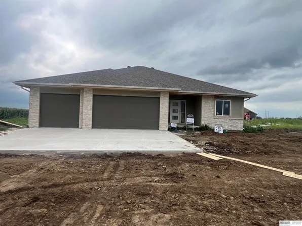 810 N 22nd St, Ashland, NE 68003
