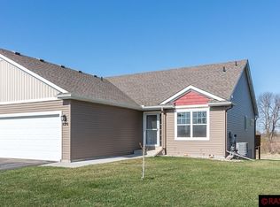 820 Tomahawk Ct, Madison Lake, MN 56063