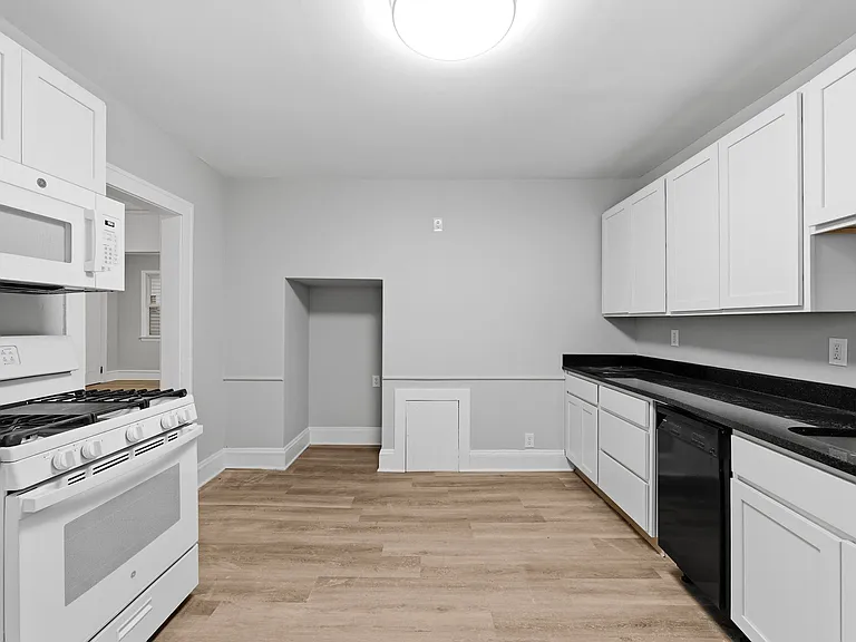 1930 Coltman Rd #2 — Photo 12
