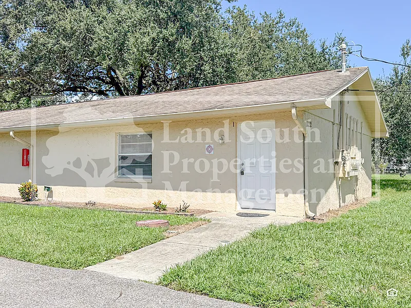 2 bed, 1.0 bath, 800 sqft, $1,200 — Photo 1