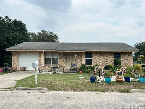 904 N Morris St., Beeville 78102