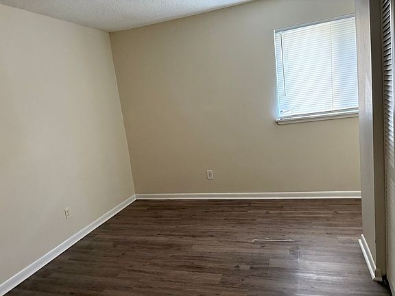 4th image of 1316 Mountain View Dr