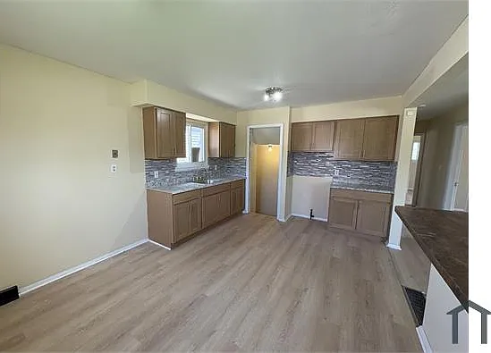 3 bed, 912 sqft, $1,750 — Photo 4