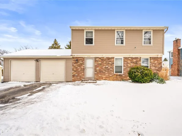 1757 Beechwood Dr, Farmington, NY 14425